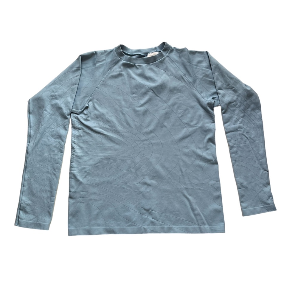 Light blue, long-sleeved Athletic Shirt, SIZE: XS-S